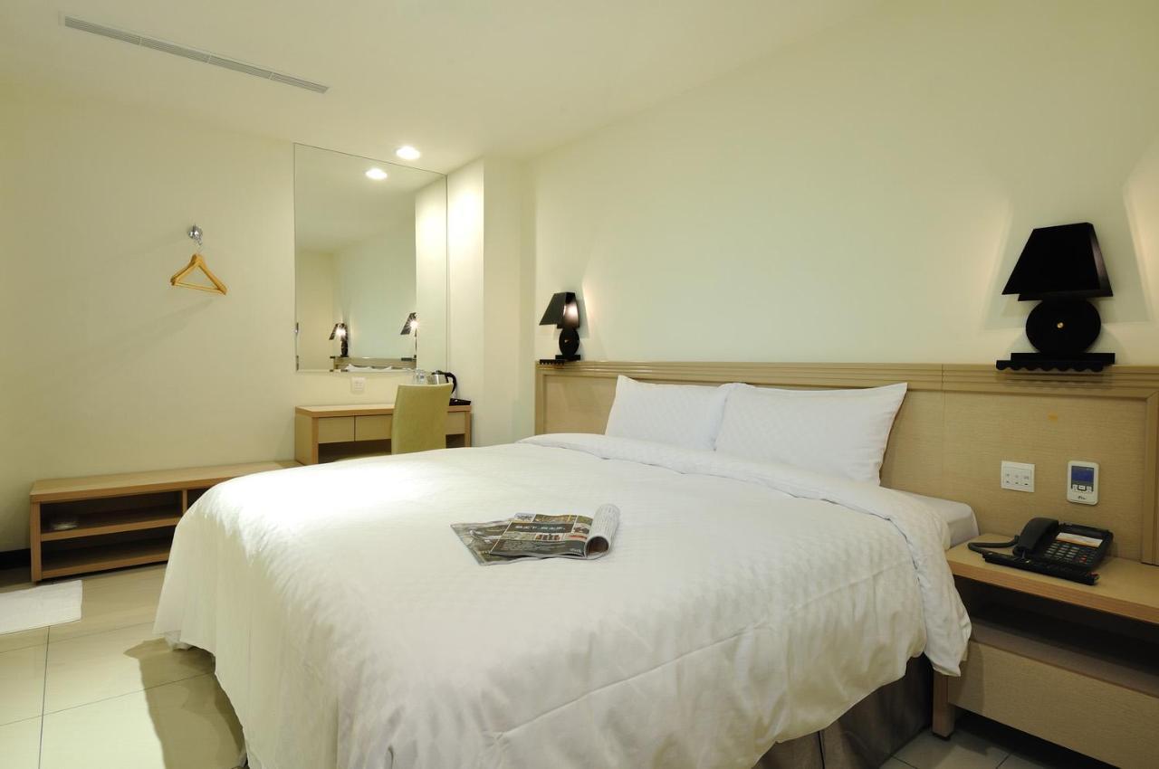 Bravo Hotel Taichung Luaran gambar