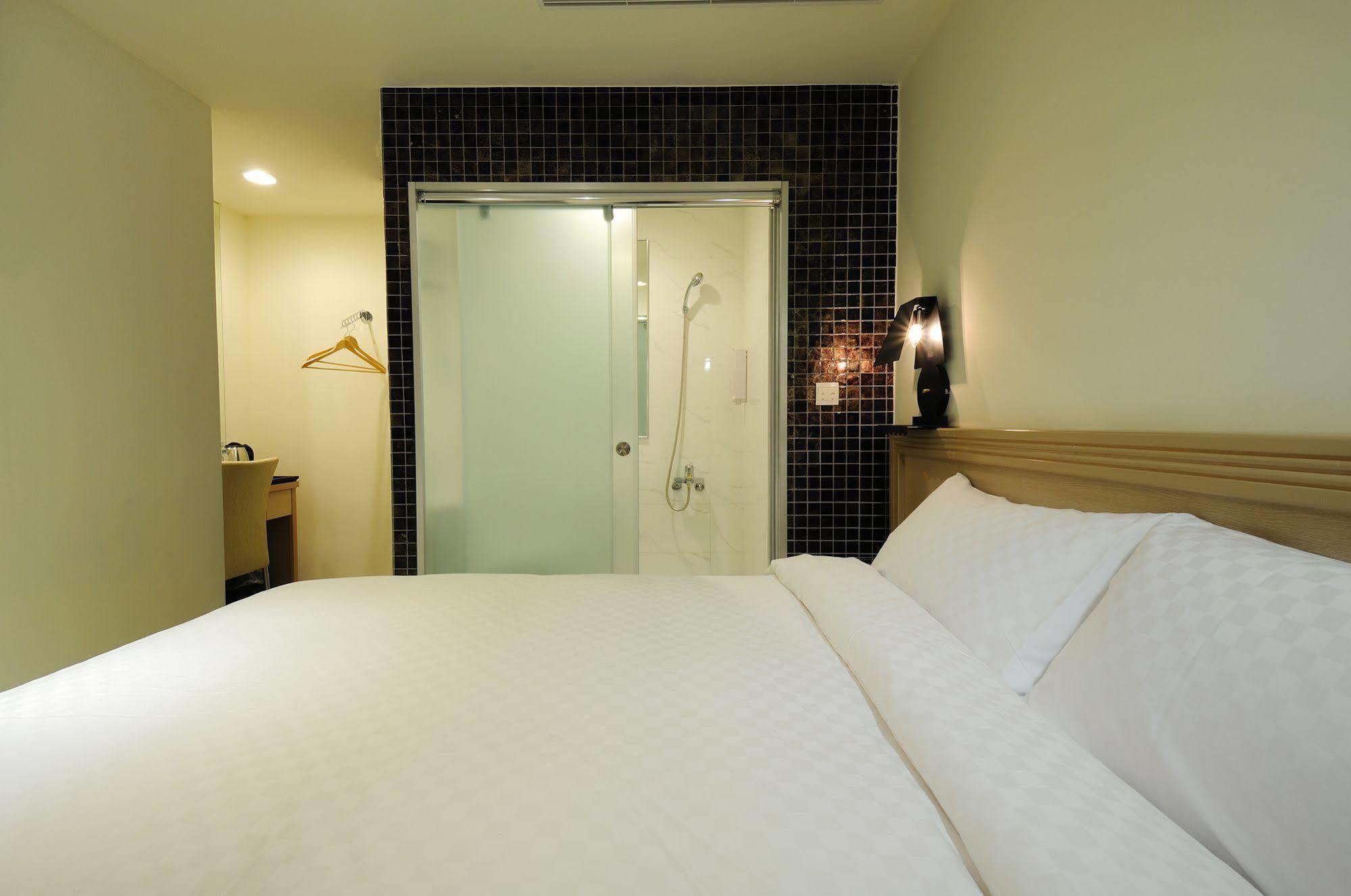 Bravo Hotel Taichung Luaran gambar